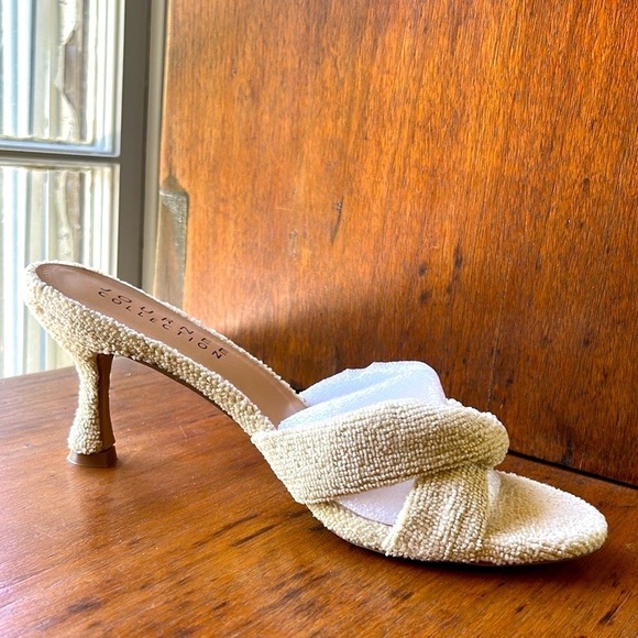 Sporty Tan Women's Heels Kitten Heels New In Box Women’s Size 8 Resort Cruise - Picture 5 of 15